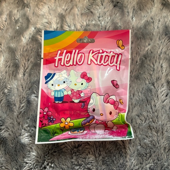 Hello Kitty Bundle - Picture 8 of 11